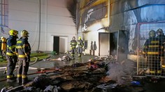 V Mariánských Lázních hořel obchodní dům. Kouř se dostal i do prodejny potravin