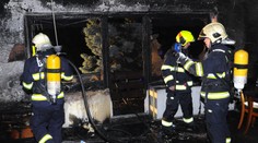 Zásah u požáru měl smutný konec. Hasiči uvnitř našli mrtvého psa