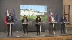 V práci už nemusíte mít roušku. Končí nákupní doba pro seniory