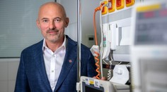 Policie obvinila exředitele IKEMu Stiborka. Měl řídit skupinu vyděračů