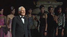 Stovky lidí se loučí s Armanim. Sbohem mu přišla dát i Donatella Versace