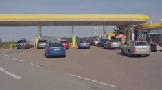 Karta se obrátila. Poláci, Němci i Slováci stojí fronty na levný benzín v Česku
