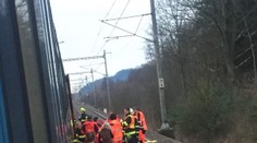 Vlak na koridoru u Prahy srazil člověka, spoje nabraly zpoždění