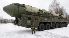 Rusko zase chřestí zbraněmi, testuje i atomovky! Máme se bát?
