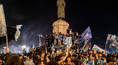 Pyro, chorály a totální euforie. Fanoušci Neapole slaví titul po 33 letech