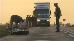 Rodinná vyjížďka skončila tragicky, cyklista zemřel před očima blízkých