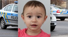 Tatínek už týden hledá svou dceru Sáru (3), nejspíš ji odvezla její matka