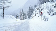 ČHMÚ rozšiřuje výstrahu. Udeří silný vítr, ledovka a chumelenice