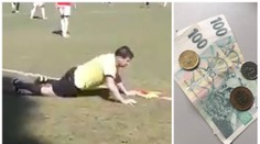 Opilý mával za 275 korun. Kolik se vlastně platí fotbalovým rozhodčím?