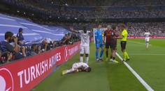 Jak tohle prošlo bez karty? Tvrdý náraz a oplácení sudí v LM prominul