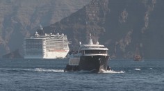 Santorini zavádí poplatek pro turisty z výletních lodí. Není to fér, rozčilují se