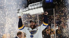 Ze dna k trofeji: Stanley Cup poprvé v historii patří St. Louis Blues!
