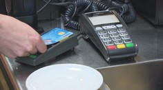 Kartami budeme moct platit na více místech. Některá vás překvapí