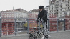 Revoluční technologie švýcarských vědců! Muž díky implantátu znovu chodí