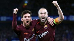 Jsi fenomén, budeš chybět. Messi se dojemně poklonil končícímu Iniestovi