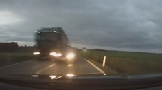 Neuvěřitelný hazard: Řidič předjížděl kamion, proti němu jelo auto! VIDEO