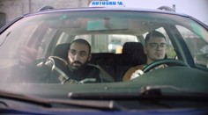 Zatrub na ni, dělej! Agresivitu mají řidiče odnaučit nekorektní VIDEA