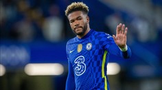 VIDEO: Obránce Chelsea si dal komický vlastňák. Fanoušci se mu vysmívají