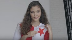 Na Slavii se utužují rodinné vztahy, dcera šéfa Tvrdíka pózuje s budoucí švagrovou
