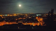 Noční oblohu rozzářil úplněk. Podívejte se na nejlepší fotky od čtenářů TN.cz