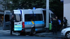 Policisté zadrželi při zásahu pět lidí. Jsou podezřelí z terorismu