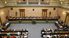 Ústavní soud jednal poprvé po 3 letech veřejně, kauzu pak odročil
