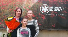 Eliška (9) zachránila své mamince život. Včas jí přivolala záchranku
