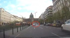 Řidič se strážníkům snažil ujet, skončil ale neslavně! VIDEO