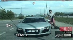 Řidič se řítil dálnicí rychlostí 220 km/h. Policii řekl kuriózní výmluvu