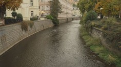 Cizinec šokoval obyvatele Karlových Varů. Rybařil přímo na kolonádě