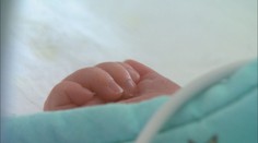 Babybox zachránil dvouměsíčního chlapce. Matka ho přivezla autem
