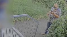 Muži se podařilo obrat seniorku o 120 tisíc, hledá ho policie