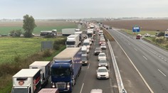 Dálnici D10 ucpala hromadná nehoda, problémy byly i v opačném směru