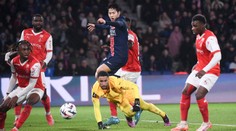 Brankář Remeše si zahrál na Haška, jeho zákroky pomohly k remíze s PSG