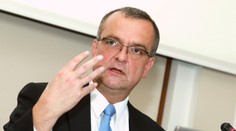 NEJVĚTŠÍ KALOUSKOVY ÚLETY: Připomeňte si, jak nafackoval mladíkovi a sprostě nadával