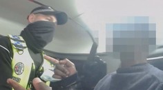 Lidé se kvůli rouškám hádají i perou, strážníci řeší tisíce případů měsíčně