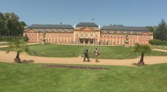 Turisté zaplavili české hrady a zámky. Přispělo k tomu slunné počasí