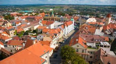 Pět otázek pro kandidáty do Senátu: Podívejte se, jak odpovídali v Mělníku