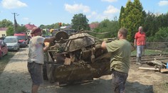 Obce na Přerovsku připomínají staveniště. Lidé ve velkém uklízí po záplavách
