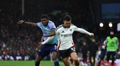 Arsenal v londýnském derby ztratil. O vítězství ho připravil těsný ofsajd
