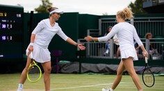 Českým deblistkám čtvrtfinále ve Wimbledonu nevyšlo. Padly oba páry
