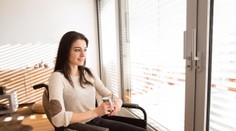 Dcera roky předstírala postižení, s rodiči si přišla na pořádný balík