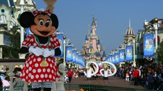Muže s pistolemi a koránem zadrželi v pařížském Disneylandu!