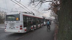 Tisíce lidí se nemohly dostat do práce. Trolejbusy v Pardubicích neměly elektřinu