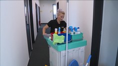 Zájem o předvánoční úklid roste. Firmy měly plné kapacity už koncem října