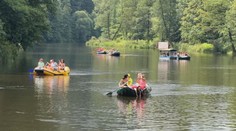 Inspekce kontrolovala plovoucí bary. Nasazovat bude i mladistvé figuranty