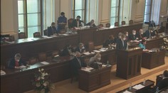 Poslanci odmítli řešit covid pasy. Podle opozice je zákon o nich nadbytečný