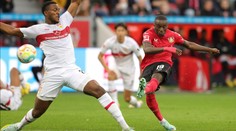 Leverkusen porazil Stuttgart, Hložek jen střídal. Bayern si poradil s Schalke