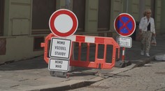 Plzeň je téměř neprůjezdná. Dopravu komplikují opravy ulic i vandalové