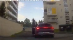 Divoká honička v Českých Budějovicích. Zdrogovaný řidič ohrozil desítky lidí
